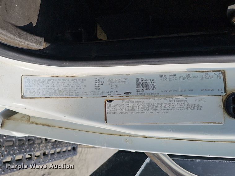 image for item DS6404 2001 Sterling L9500  dump truck