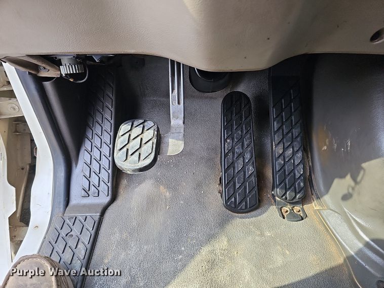 image for item DS6404 2001 Sterling L9500  dump truck