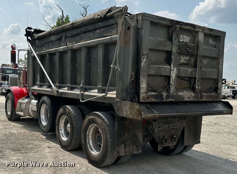 image for item DS6406 2006 Peterbilt 379K  glider kit dump truck