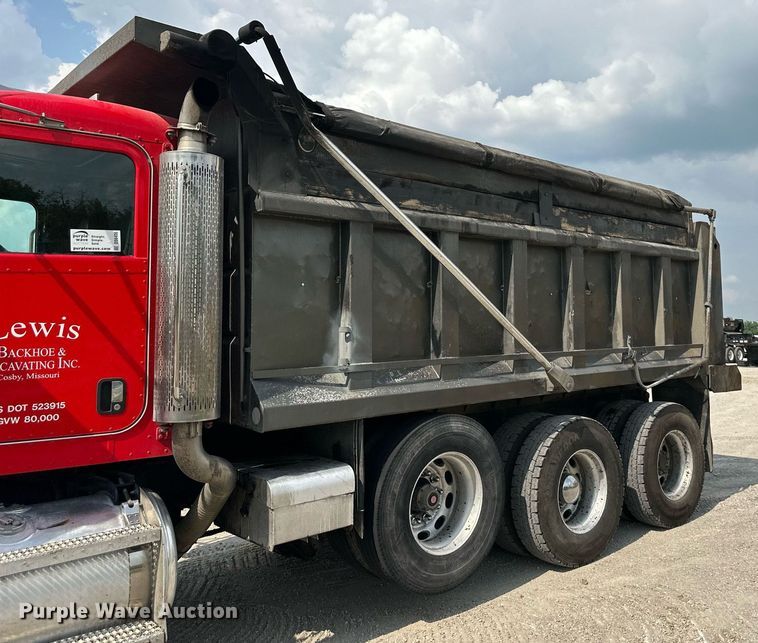 image for item DS6406 2006 Peterbilt 379K  glider kit dump truck