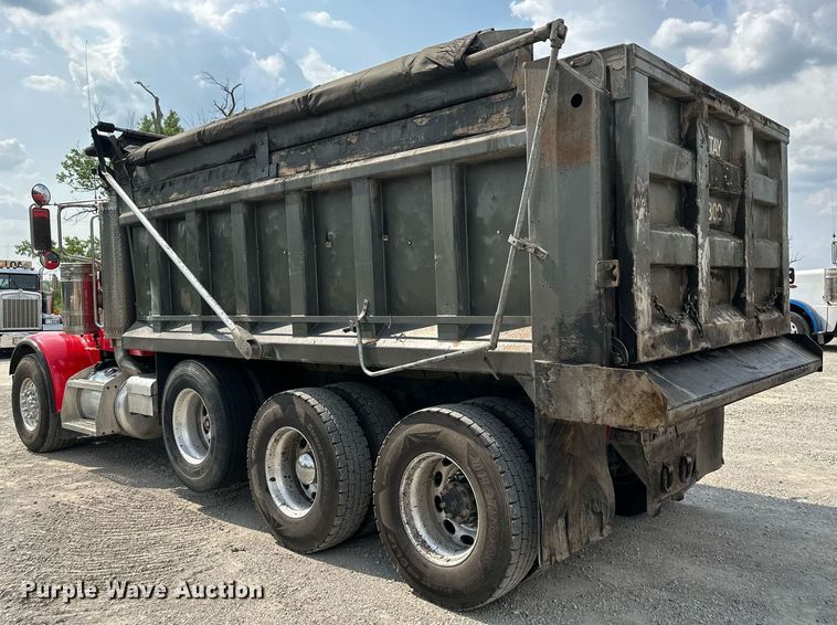 image for item DS6406 2006 Peterbilt 379K  glider kit dump truck