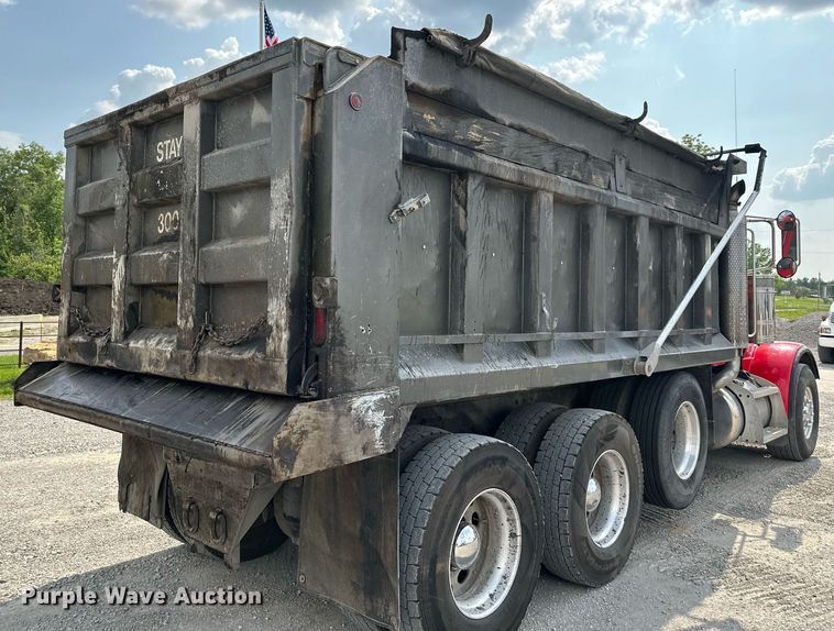 image for item DS6406 2006 Peterbilt 379K  glider kit dump truck