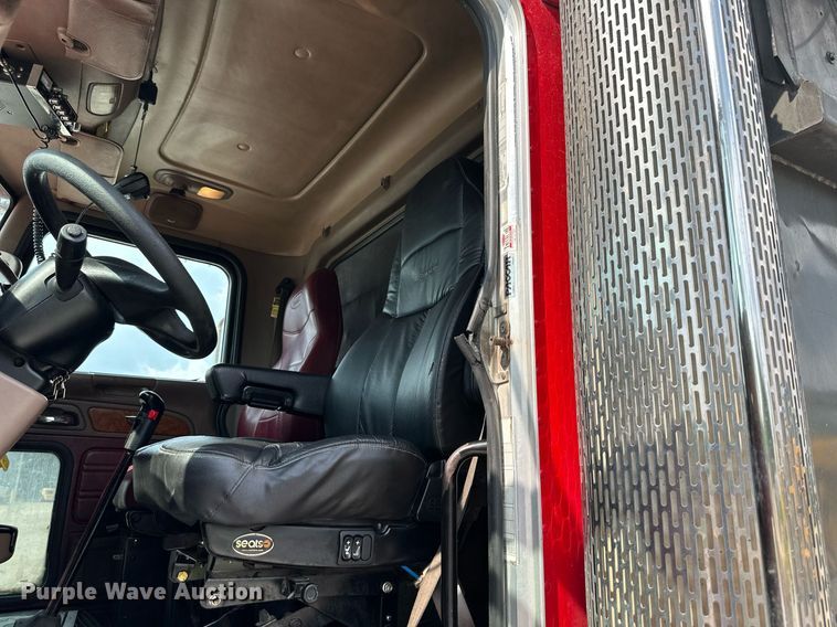 image for item DS6406 2006 Peterbilt 379K  glider kit dump truck