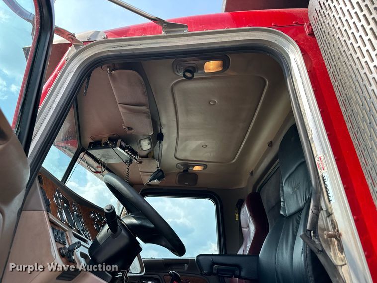 image for item DS6406 2006 Peterbilt 379K  glider kit dump truck