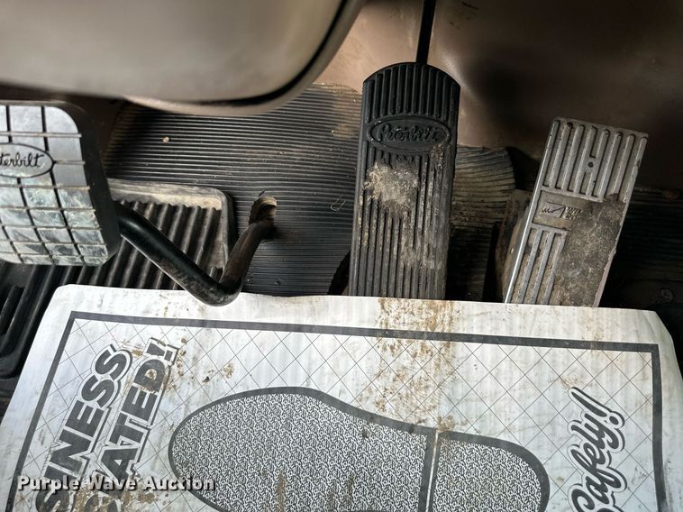 image for item DS6406 2006 Peterbilt 379K  glider kit dump truck