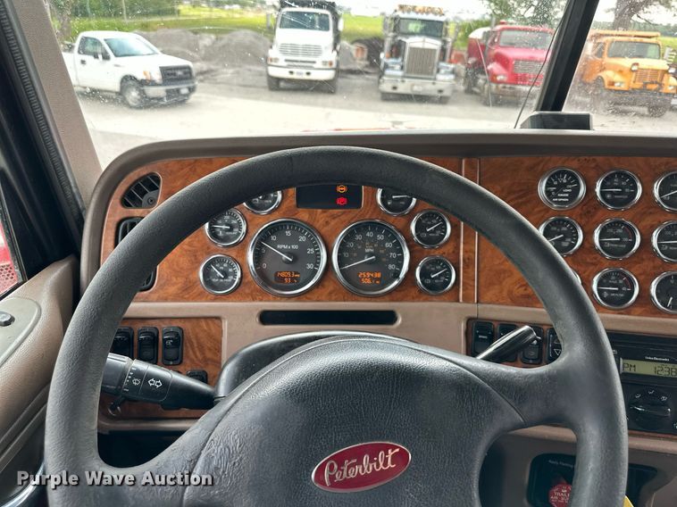 image for item DS6406 2006 Peterbilt 379K  glider kit dump truck