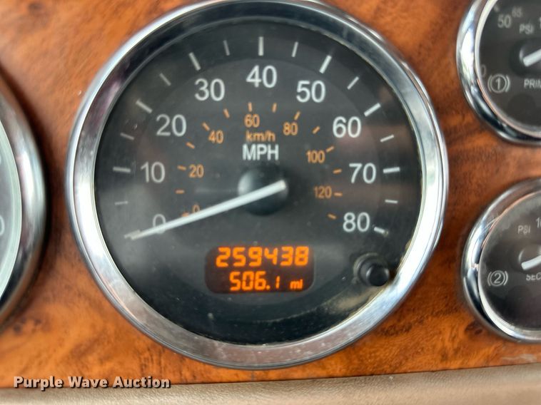 image for item DS6406 2006 Peterbilt 379K  glider kit dump truck