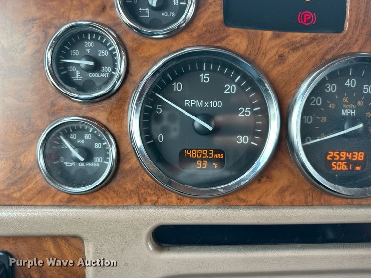 image for item DS6406 2006 Peterbilt 379K  glider kit dump truck