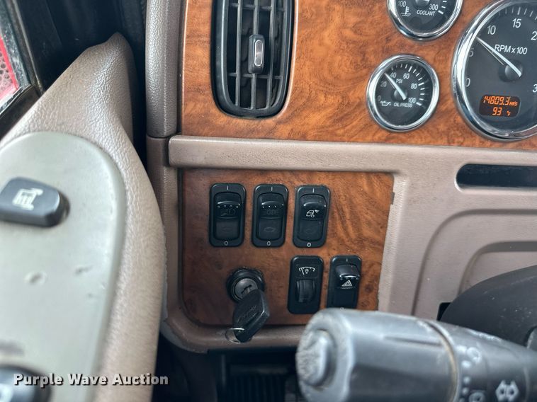 image for item DS6406 2006 Peterbilt 379K  glider kit dump truck