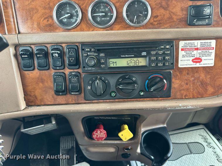 image for item DS6406 2006 Peterbilt 379K  glider kit dump truck