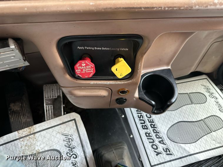 image for item DS6406 2006 Peterbilt 379K  glider kit dump truck