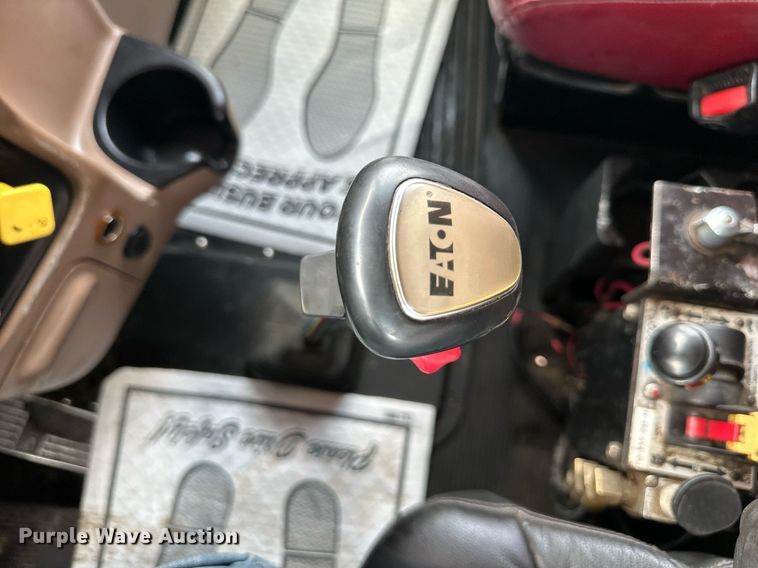 image for item DS6406 2006 Peterbilt 379K  glider kit dump truck