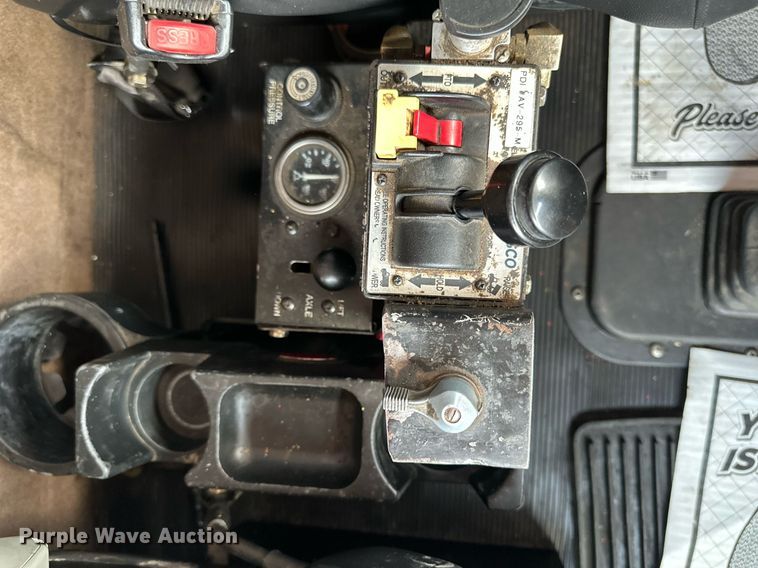 image for item DS6406 2006 Peterbilt 379K  glider kit dump truck