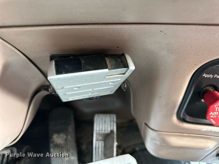 image for item DS6406 2006 Peterbilt 379K  glider kit dump truck