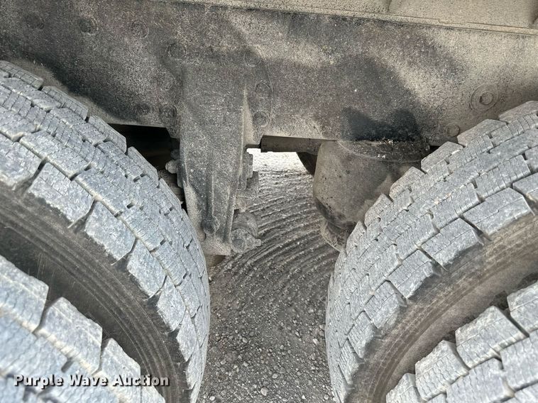 image for item DS6406 2006 Peterbilt 379K  glider kit dump truck