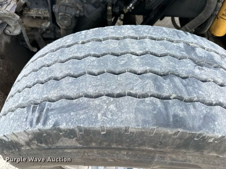 image for item DS6406 2006 Peterbilt 379K  glider kit dump truck