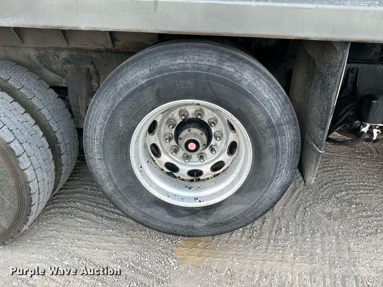 image for item DS6406 2006 Peterbilt 379K  glider kit dump truck