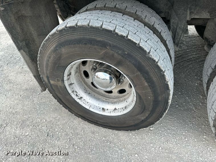 image for item DS6406 2006 Peterbilt 379K  glider kit dump truck