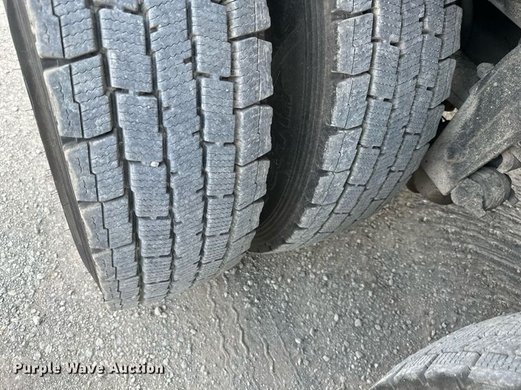 image for item DS6406 2006 Peterbilt 379K  glider kit dump truck