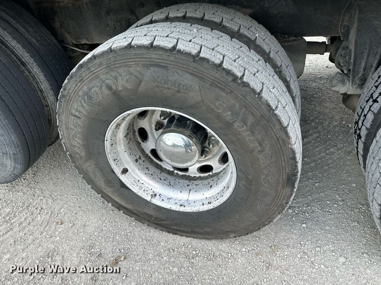 image for item DS6406 2006 Peterbilt 379K  glider kit dump truck