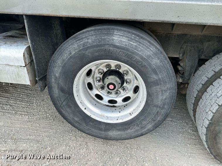 image for item DS6406 2006 Peterbilt 379K  glider kit dump truck