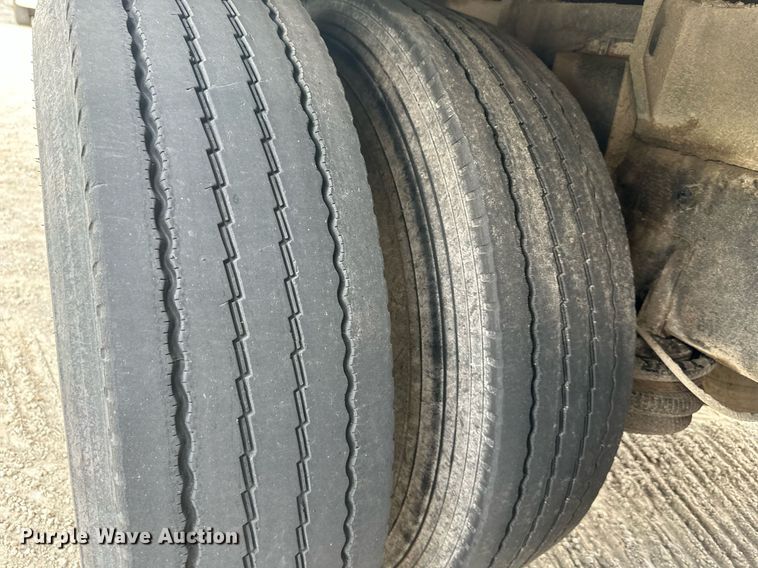 image for item DS6406 2006 Peterbilt 379K  glider kit dump truck