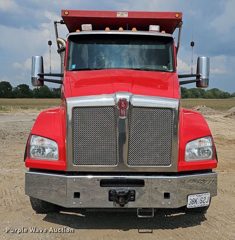 image for item DS6407 2015 Kenworth T880  dump truck