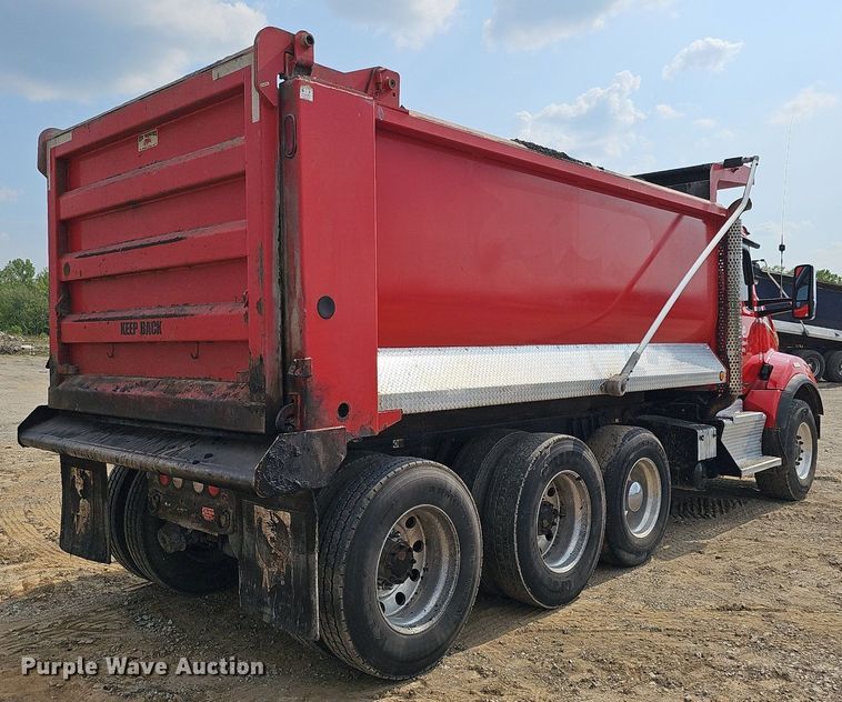 image for item DS6407 2015 Kenworth T880  dump truck