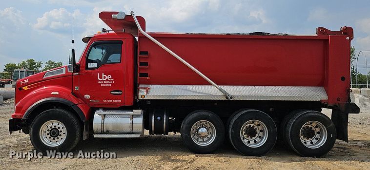 image for item DS6407 2015 Kenworth T880  dump truck