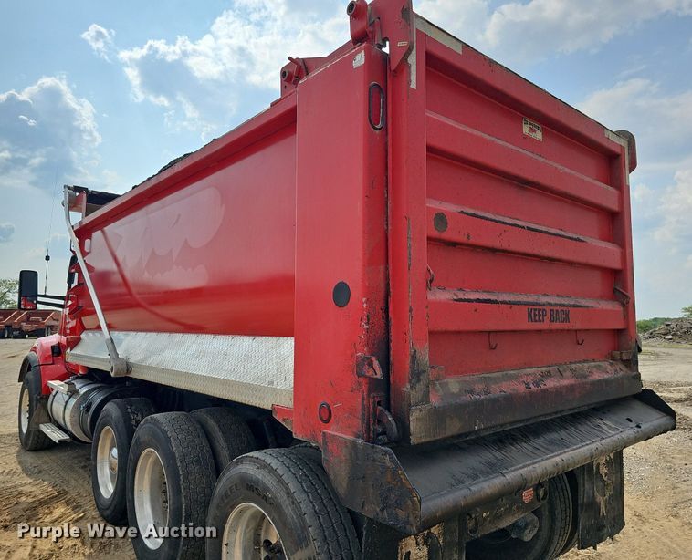 image for item DS6407 2015 Kenworth T880  dump truck