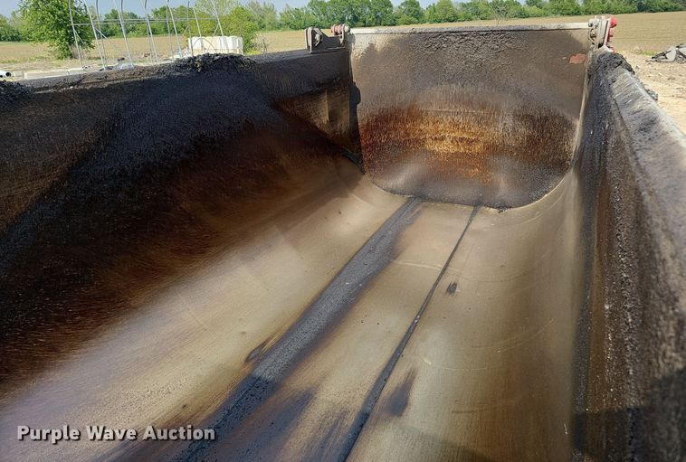 image for item DS6407 2015 Kenworth T880  dump truck