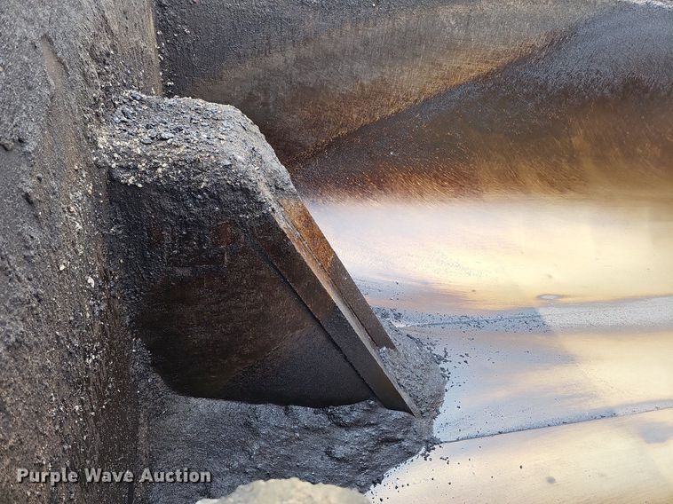 image for item DS6407 2015 Kenworth T880  dump truck