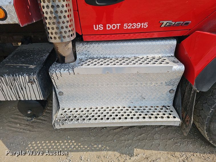 image for item DS6407 2015 Kenworth T880  dump truck