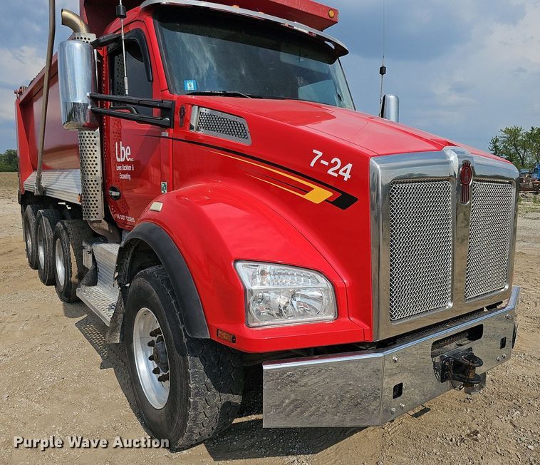 image for item DS6407 2015 Kenworth T880  dump truck