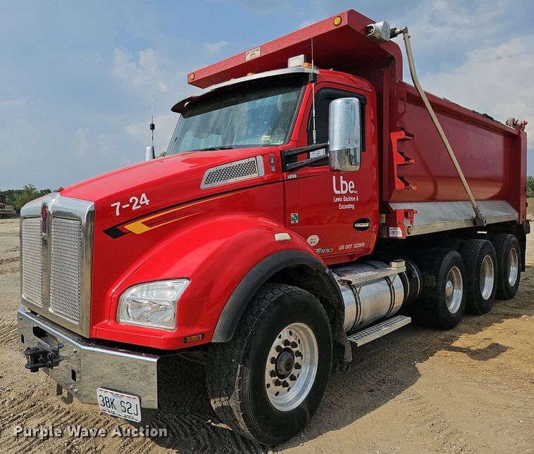 image for item DS6407 2015 Kenworth T880  dump truck