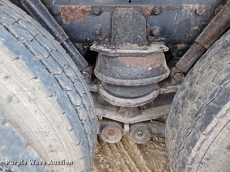 image for item DS6407 2015 Kenworth T880  dump truck