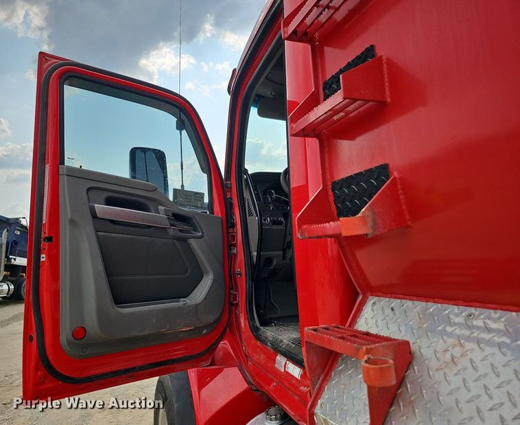 image for item DS6407 2015 Kenworth T880  dump truck