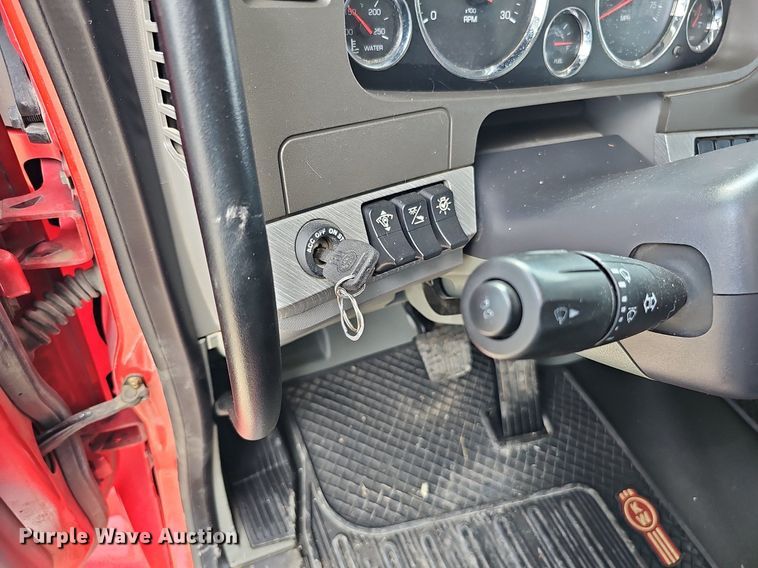 image for item DS6407 2015 Kenworth T880  dump truck