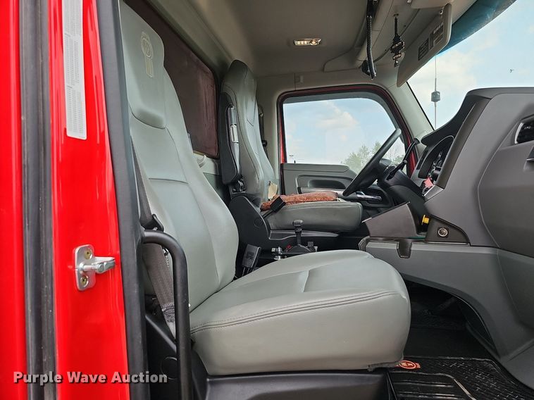 image for item DS6407 2015 Kenworth T880  dump truck