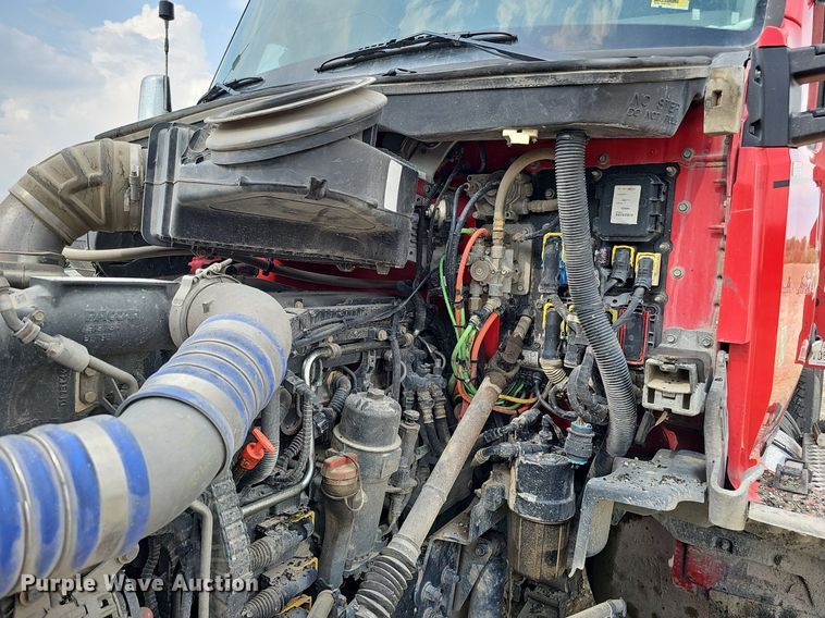 image for item DS6407 2015 Kenworth T880  dump truck