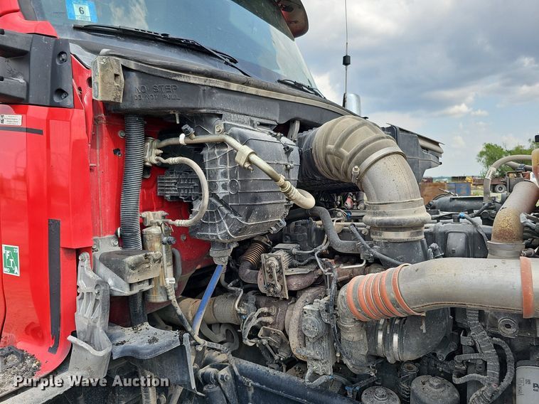 image for item DS6407 2015 Kenworth T880  dump truck