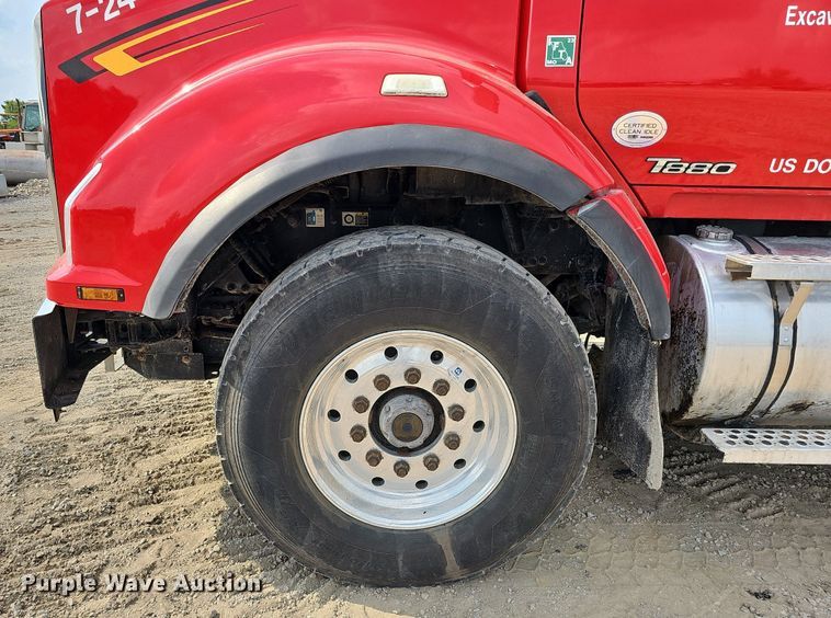 image for item DS6407 2015 Kenworth T880  dump truck