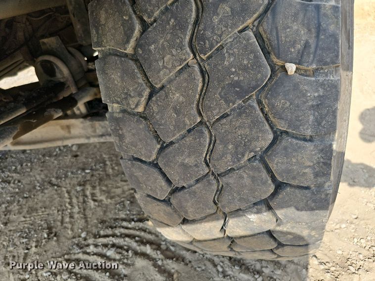 image for item DS6407 2015 Kenworth T880  dump truck