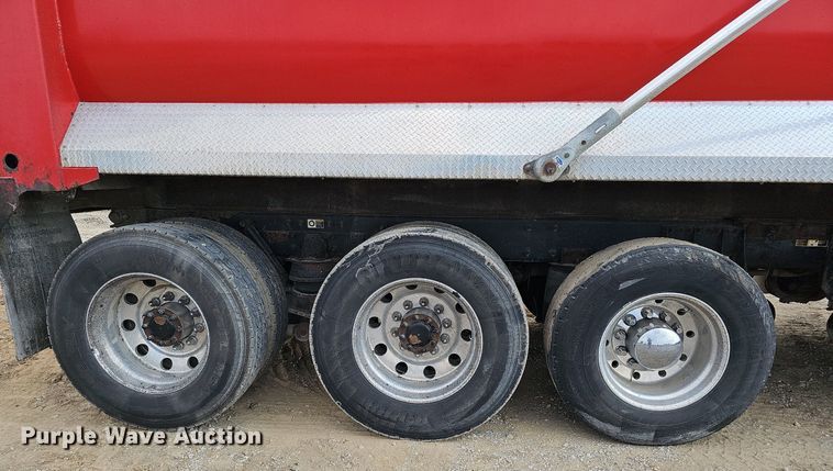 image for item DS6407 2015 Kenworth T880  dump truck