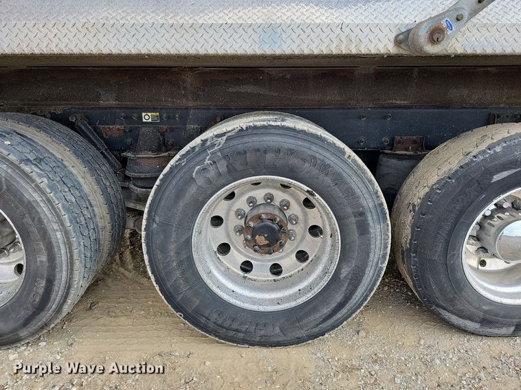 image for item DS6407 2015 Kenworth T880  dump truck