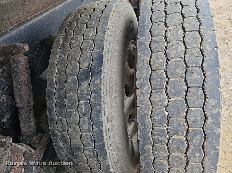 image for item DS6407 2015 Kenworth T880  dump truck