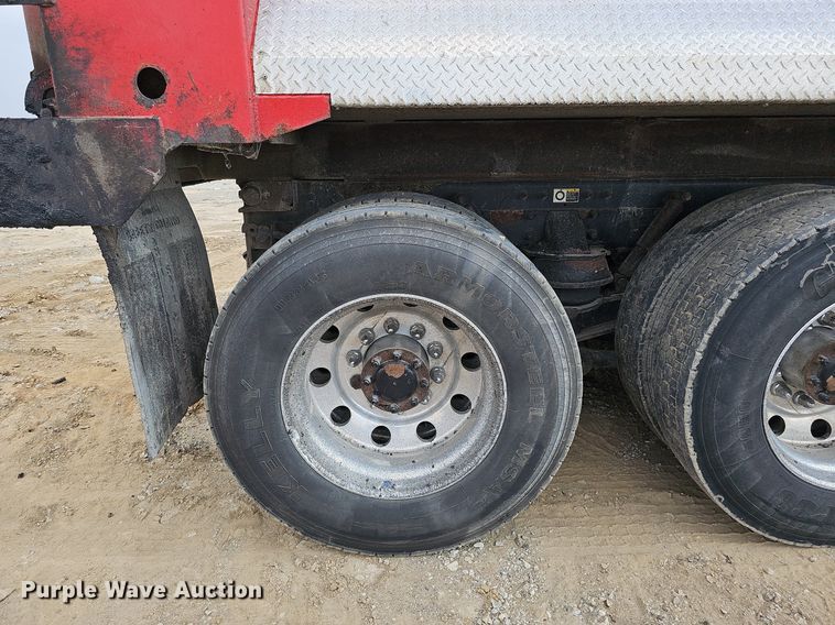 image for item DS6407 2015 Kenworth T880  dump truck