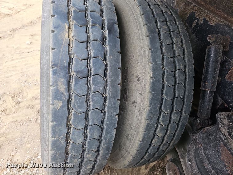 image for item DS6407 2015 Kenworth T880  dump truck