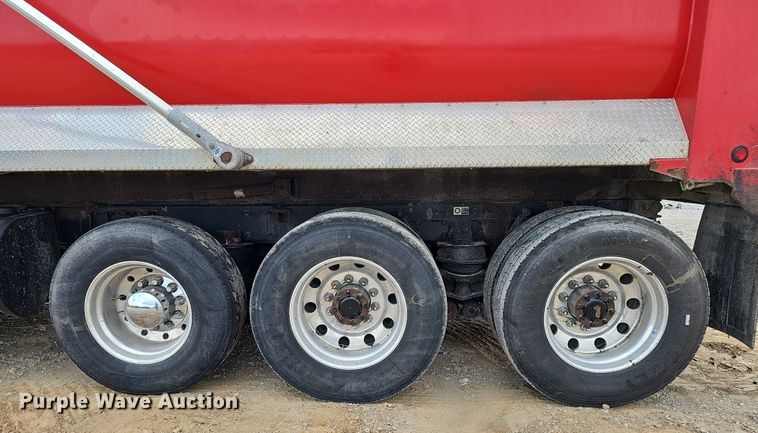 image for item DS6407 2015 Kenworth T880  dump truck