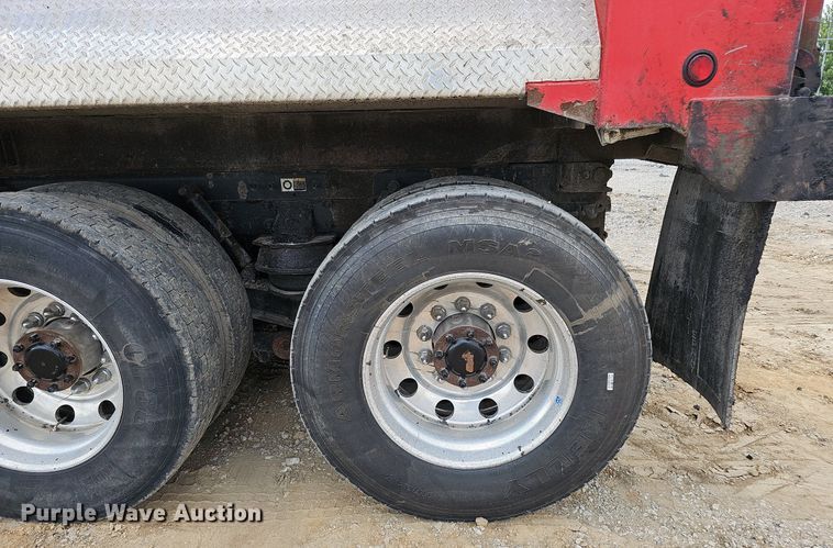 image for item DS6407 2015 Kenworth T880  dump truck